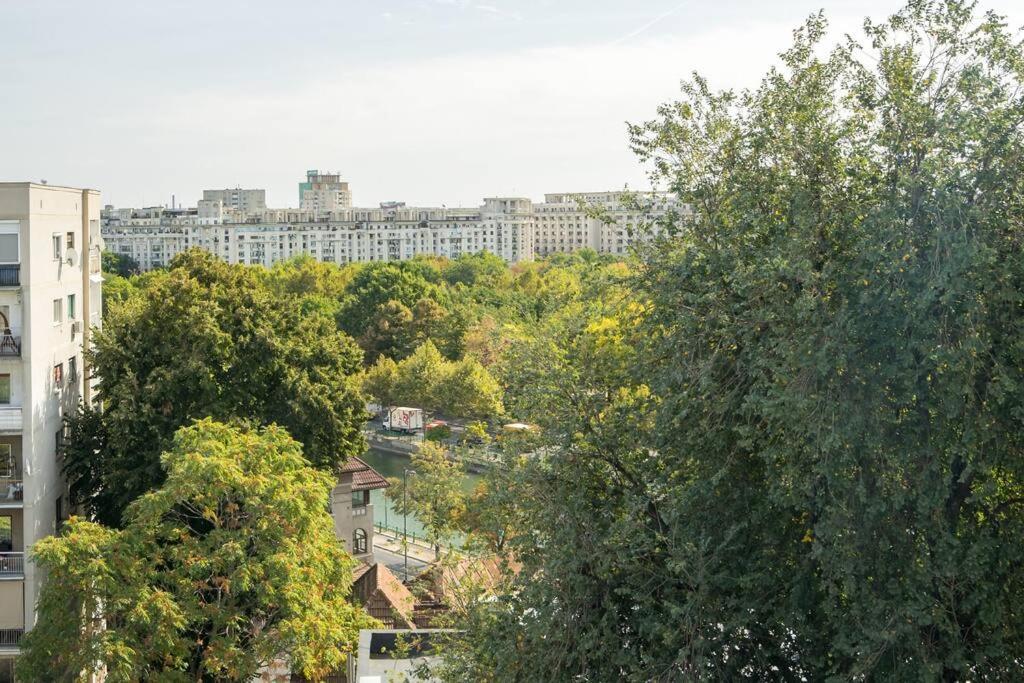 Stunning Views 3Br Sunny Flat - Amazing Terrace Apartment บูคาเรสต์ ภายนอก รูปภาพ