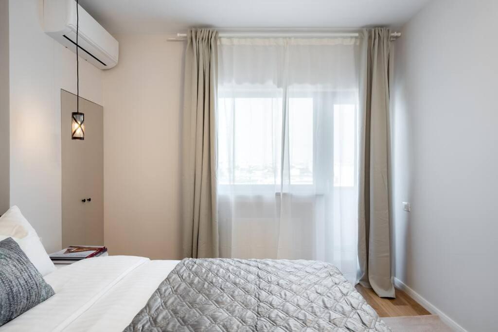 Stunning Views 3Br Sunny Flat - Amazing Terrace Apartment บูคาเรสต์ ภายนอก รูปภาพ