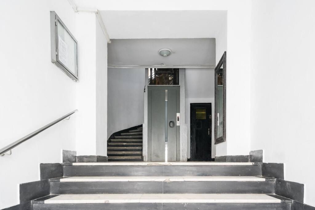 Stunning Views 3Br Sunny Flat - Amazing Terrace Apartment บูคาเรสต์ ภายนอก รูปภาพ
