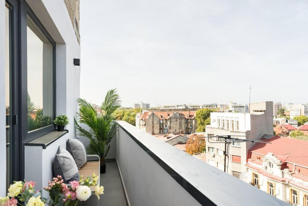 Stunning Views 3Br Sunny Flat - Amazing Terrace Apartment บูคาเรสต์ ภายนอก รูปภาพ